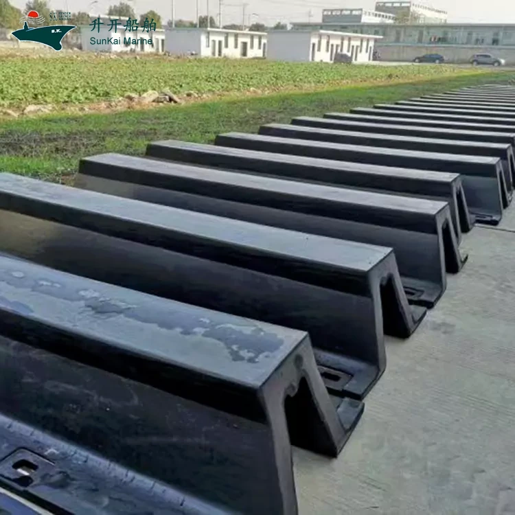 Stärkung der Hafensicherheit: Qingdao SunKai Marine produziert Dock-Gummipufferstreifen in Massenproduktion, um den Liegeplatzbetrieb an inländischen und internationalen Terminals zu gewährleisten